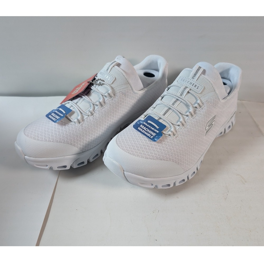 Skechers Womens Size 8 White Slip On Sneakers Machine Washable Lightweight